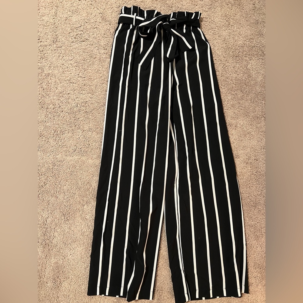 Black and White, paper bag pants, size XS, smoke free home